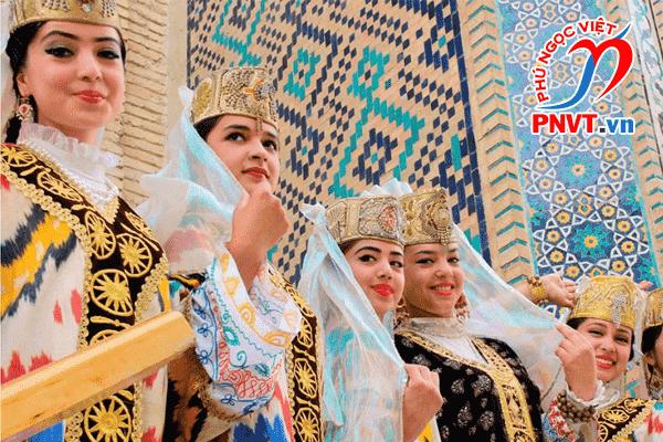 Cấp lại miễn thị thực 5 năm cho người Uzbekistan